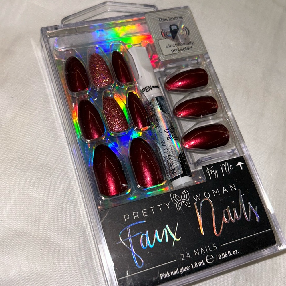 Faux nails